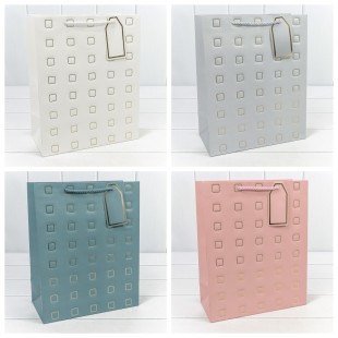 Пакет подарочный с тиснением "Квадратики" (микс) 26*32*13 210г 1/20 1/120 Арт: 000881C