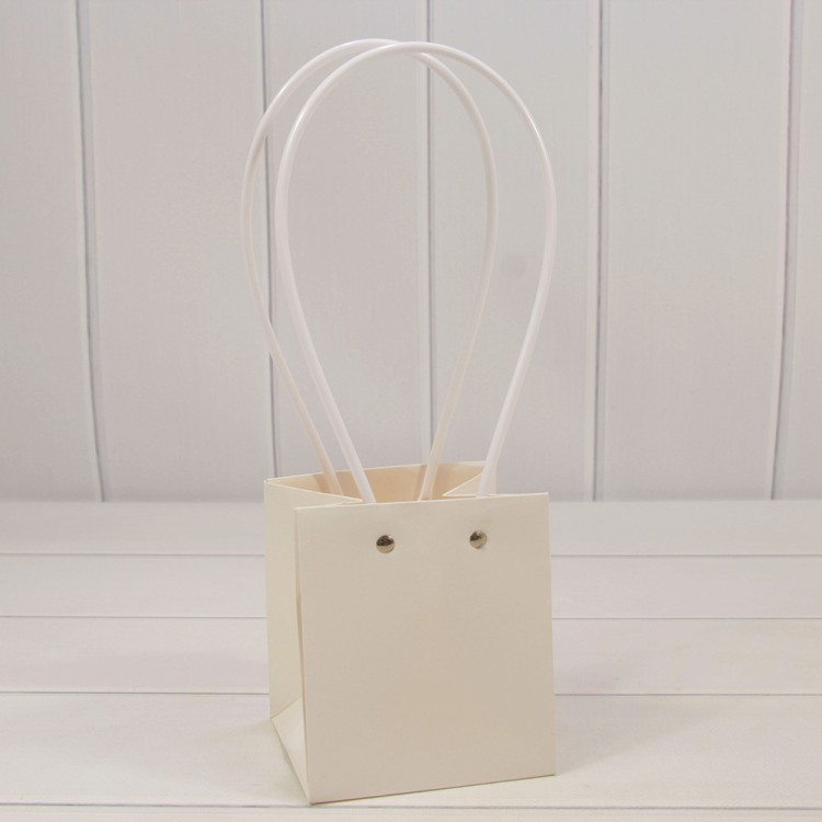 Пакет подарочный "Ваза для цветов" 12*11,5*13 Белый 1/10 1/250 Арт: 000586H/1